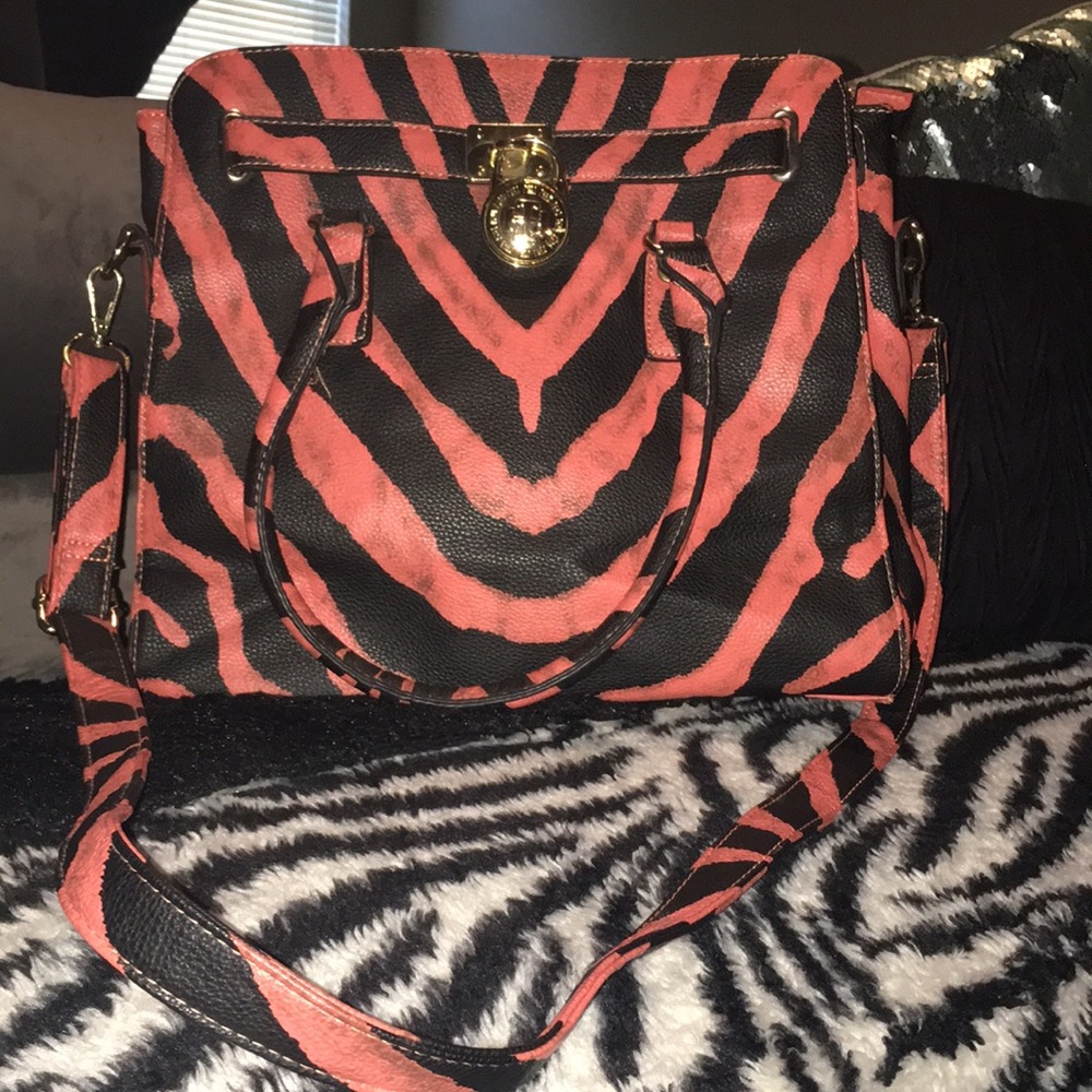 Purse ❤️ - Picture 2 of 5